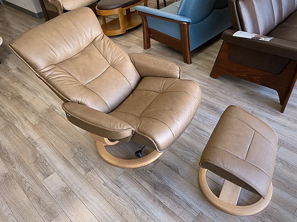 Fjords Bergen Small Recliner Comfort Chair - Cappuccino Leather Wood Stain Base
